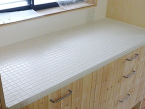 施工の様子/モザイクタイル